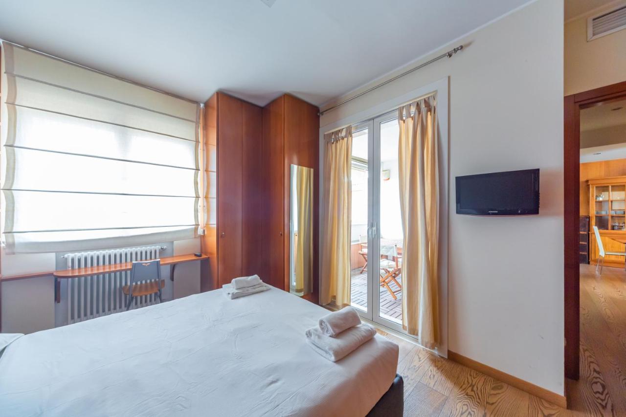 Cozy Apt - Corso Vercelli & Conciliazione M1 ミラノ エクステリア 写真